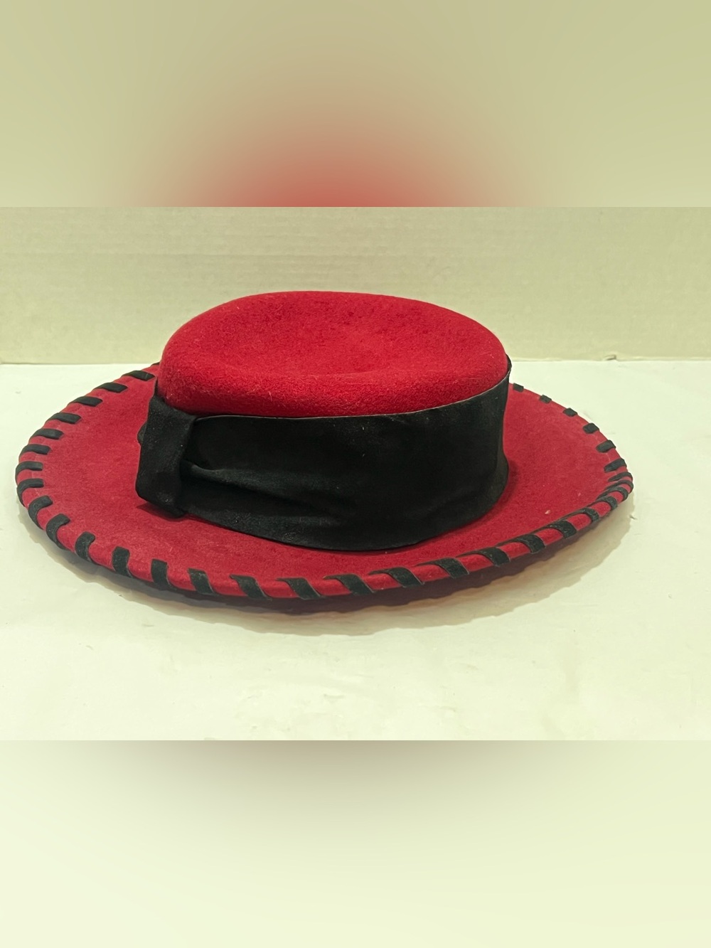 Vintage Bloomingdale’s Renegade Hat 100% Wool made in italy